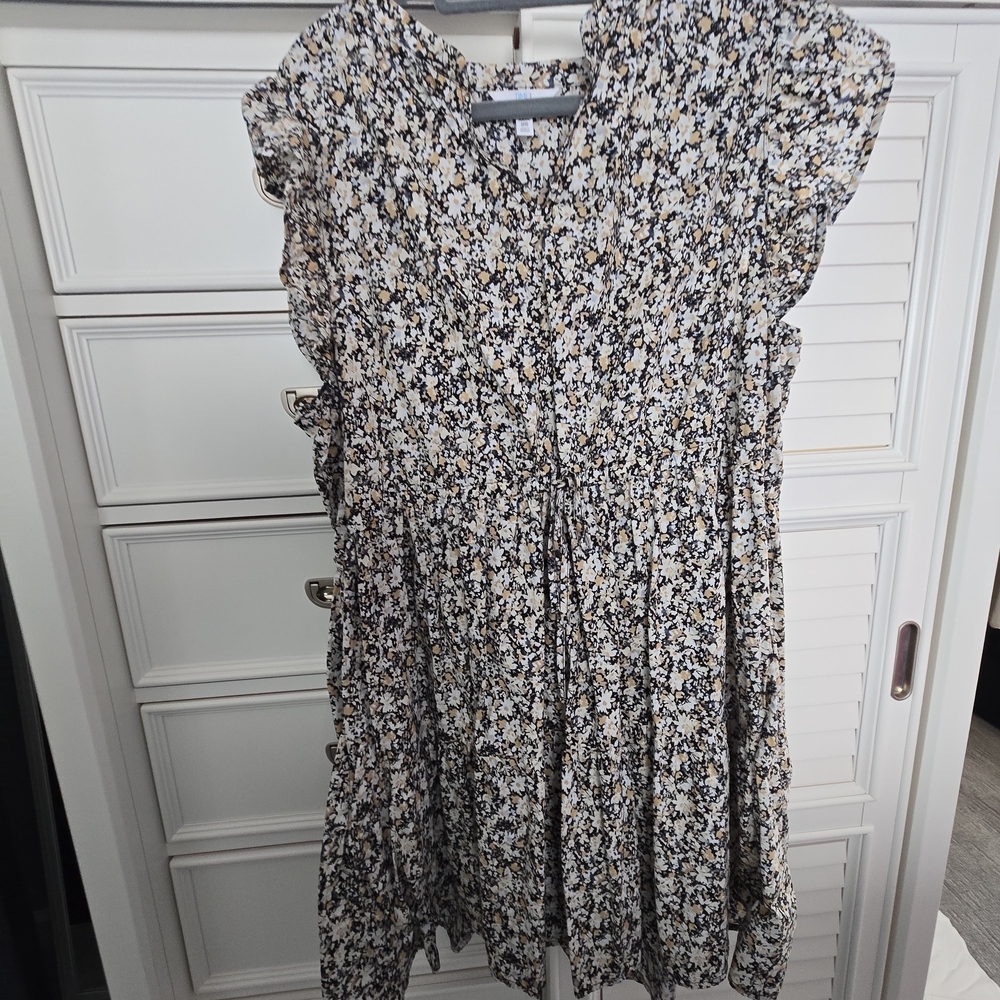 Time and Tru Black, White & Tan Floral Tiered Dress